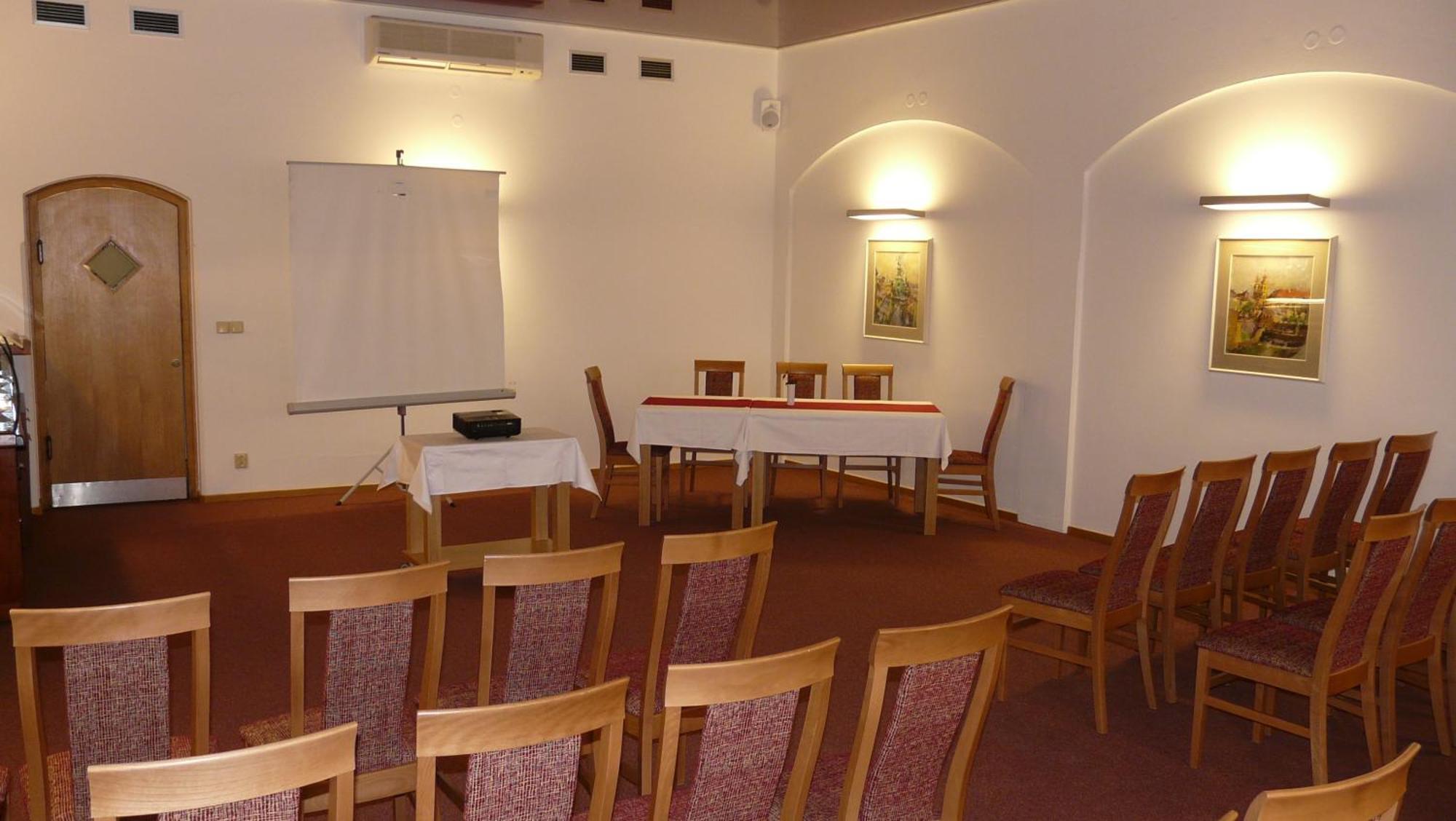 אולומוץ Hotel Trinity מראה חיצוני תמונה