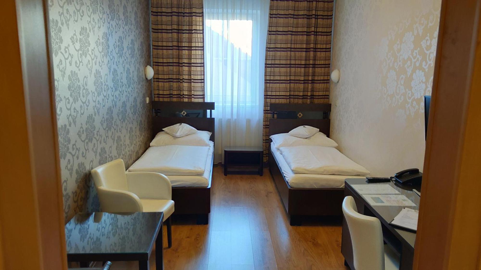 אולומוץ Hotel Trinity מראה חיצוני תמונה