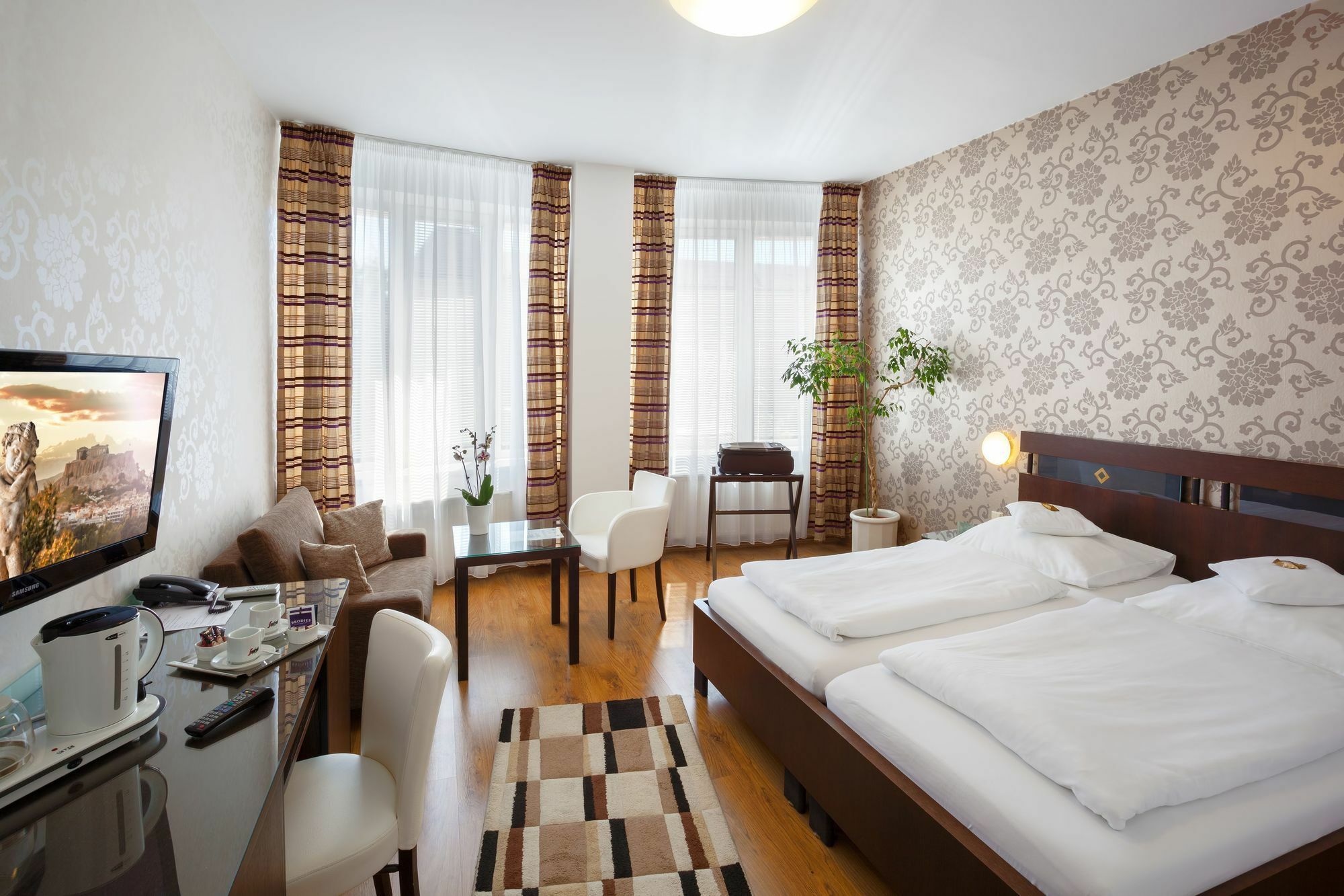 אולומוץ Hotel Trinity מראה חיצוני תמונה